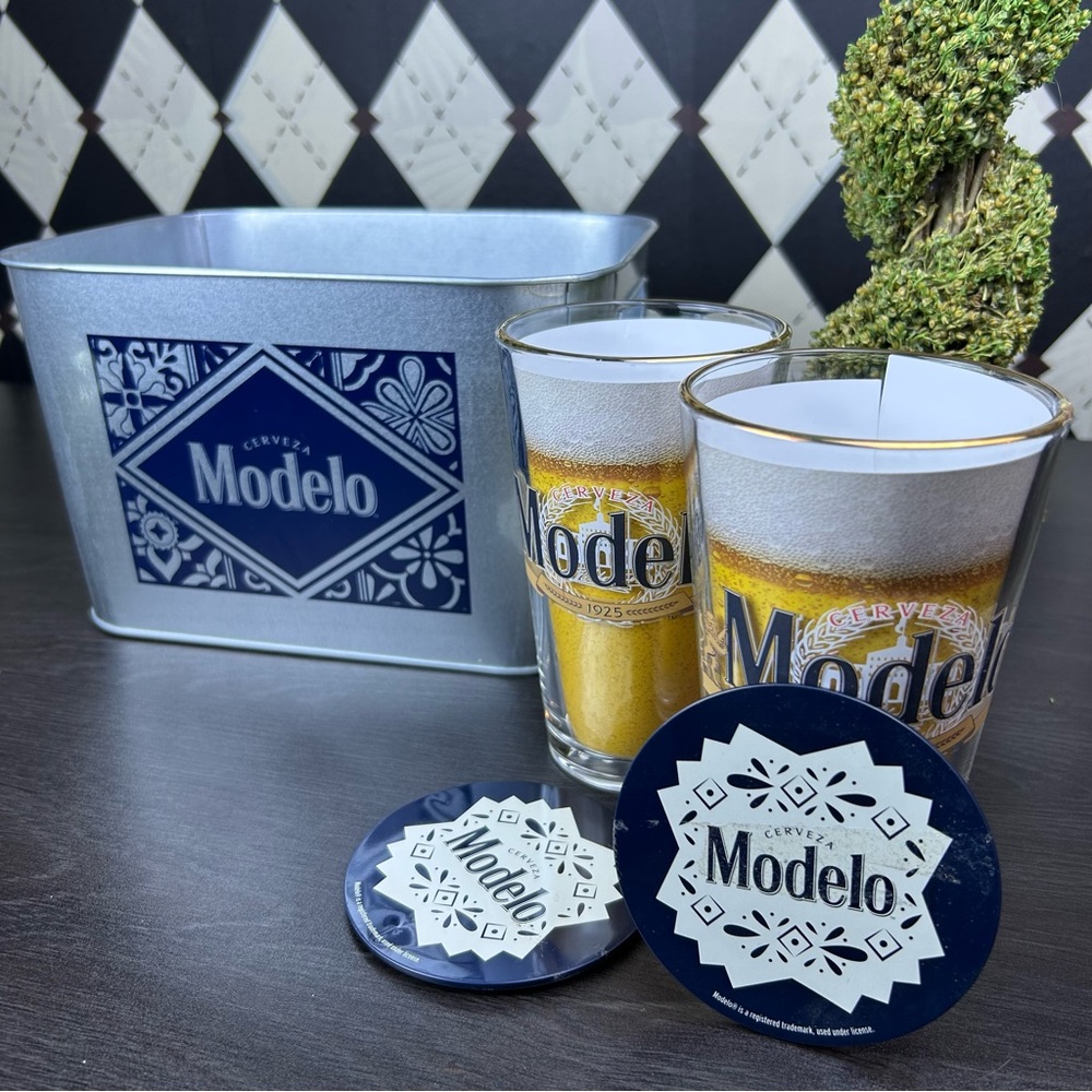 Modelo 5 Set Beer Bar Collectibles: 2 Pint Glasses + Ice Bucket + 2 Coasters